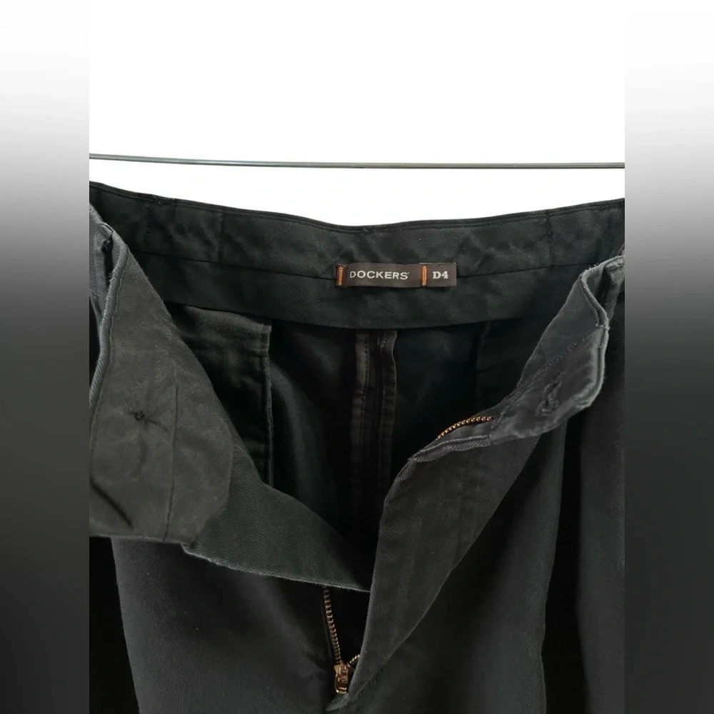 Dockers brand size